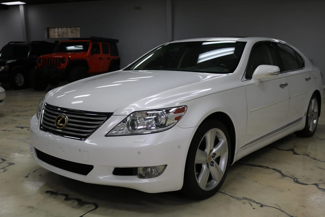 2010 Lexus LS 4th Gen - Image 4 of 31