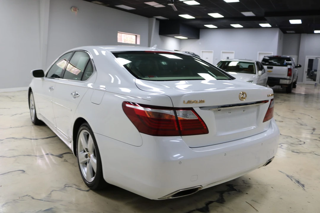 2010 Lexus LS 4th Gen - Image 7 of 31