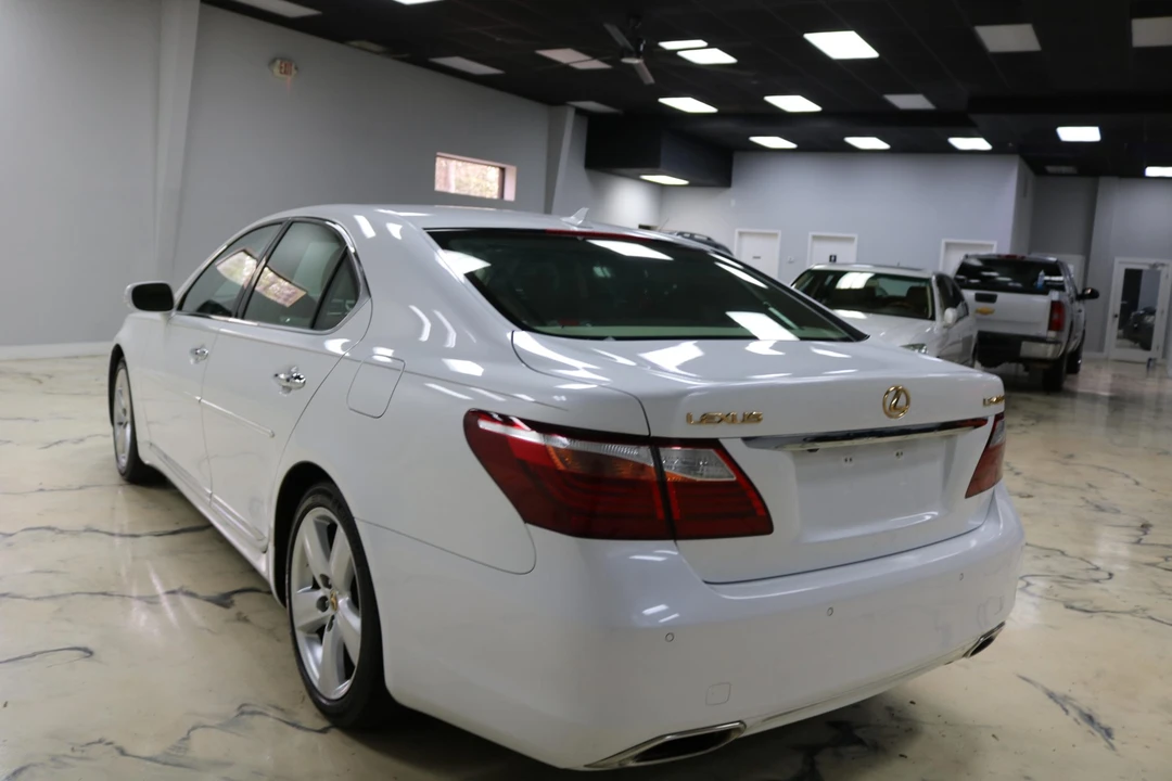 2010 Lexus LS 4th Gen - Image 8 of 31