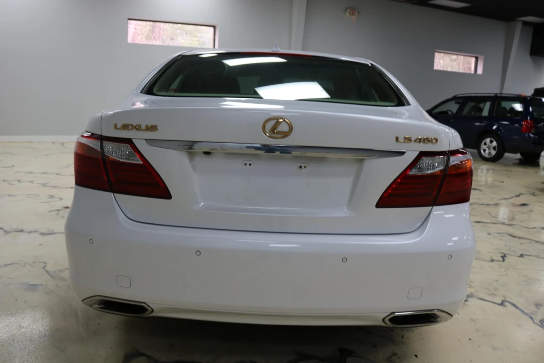 2010 Lexus LS 4th Gen - Image 9 of 31