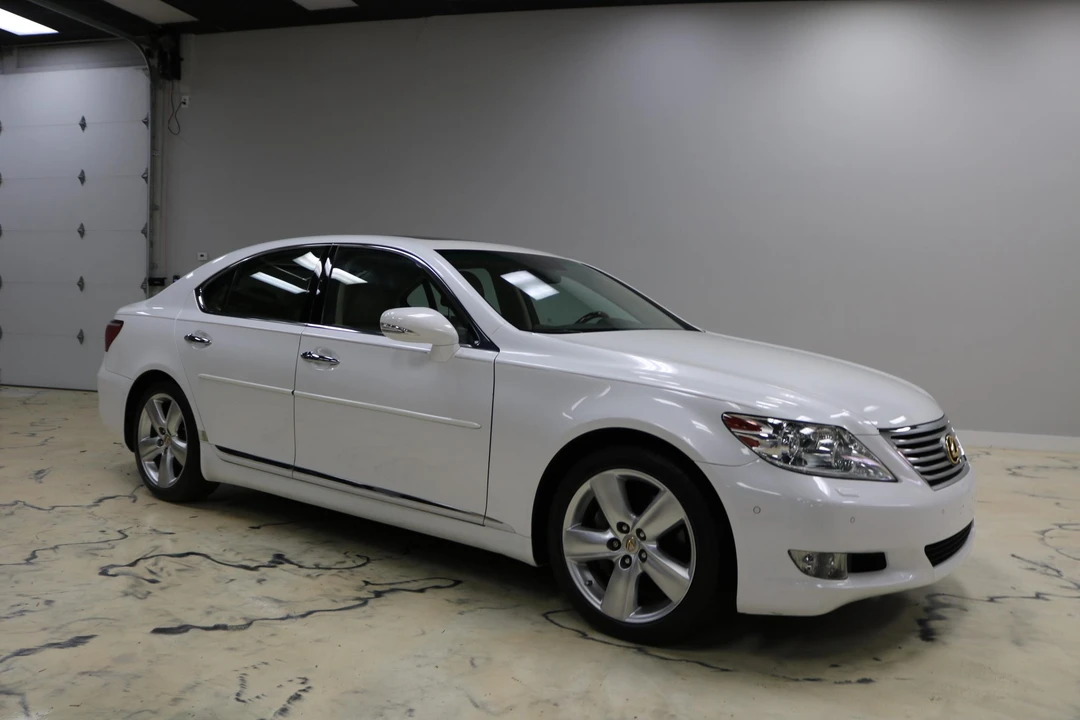 2010 Lexus LS 4th Gen - Image 13 of 31