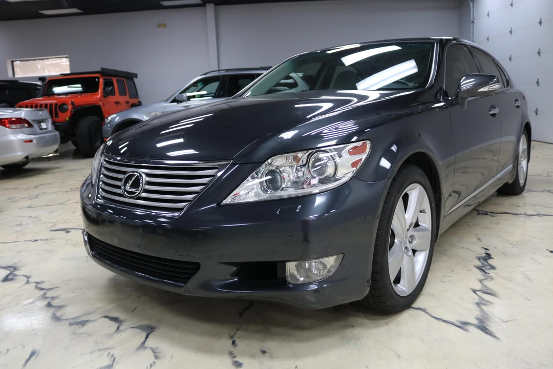 2010 Lexus LS 4th Gen - Image 2 of 31