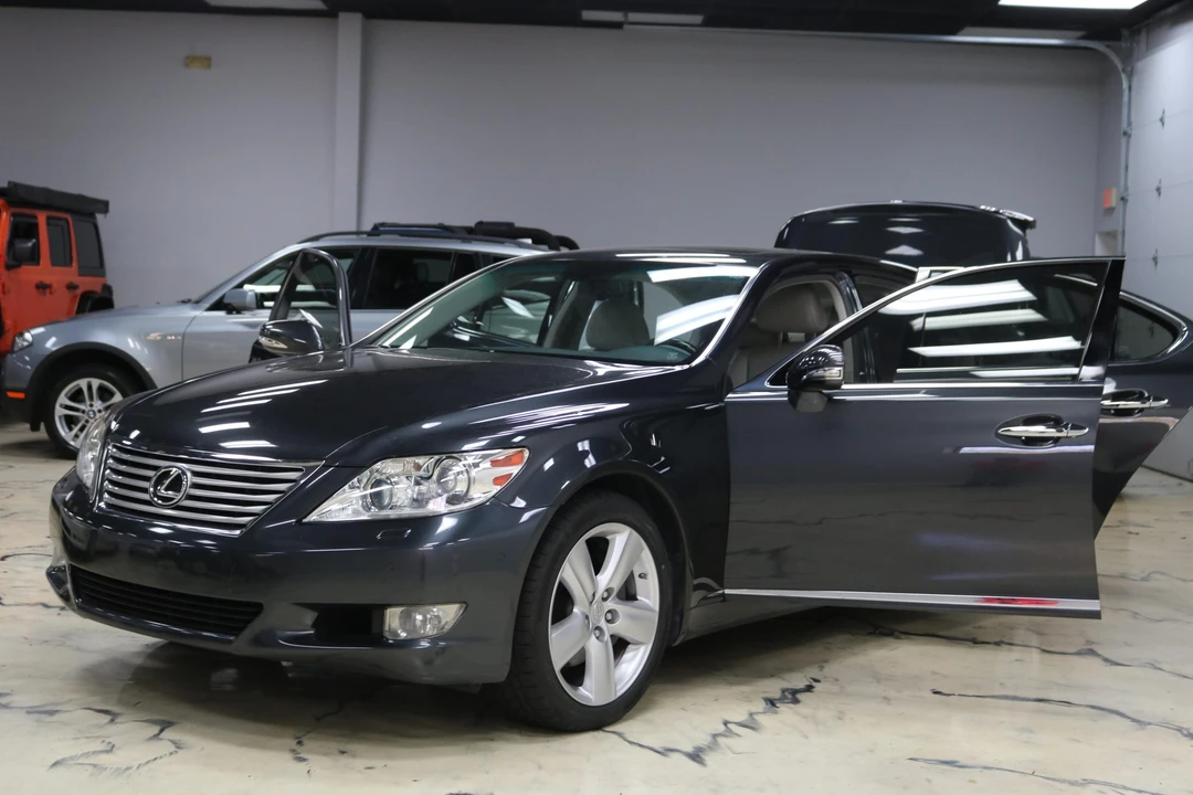 2010 Lexus LS 4th Gen - Image 17 of 31