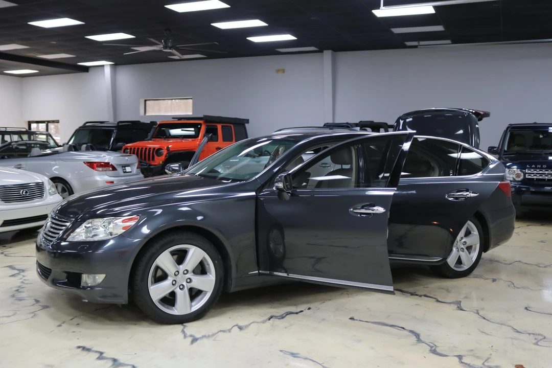 2010 Lexus LS 4th Gen - Image 15 of 31