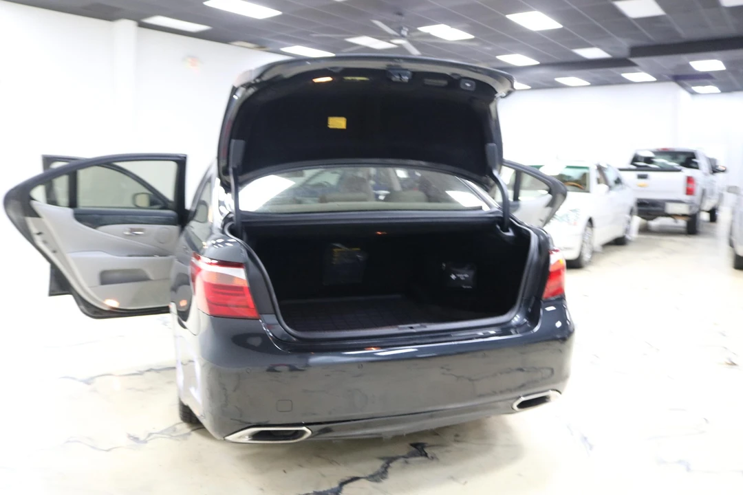 2010 Lexus LS 4th Gen - Image 24 of 31