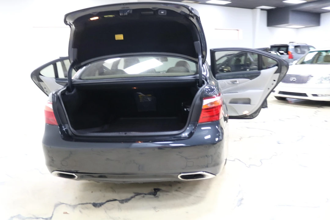 2010 Lexus LS 4th Gen - Image 21 of 31