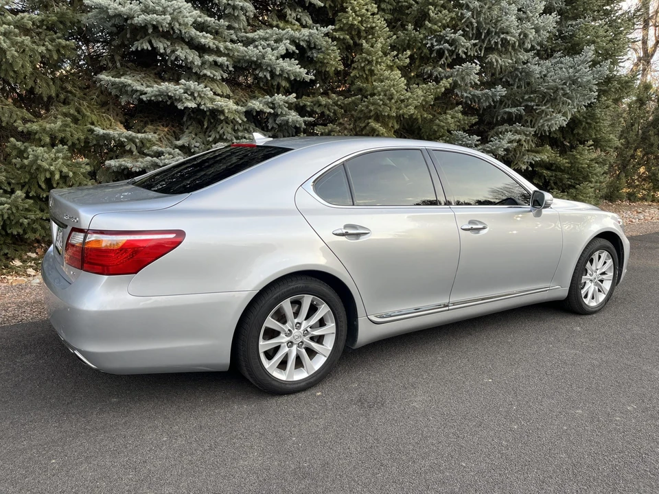 2010 Lexus LS 4th Gen - Image 7 of 31