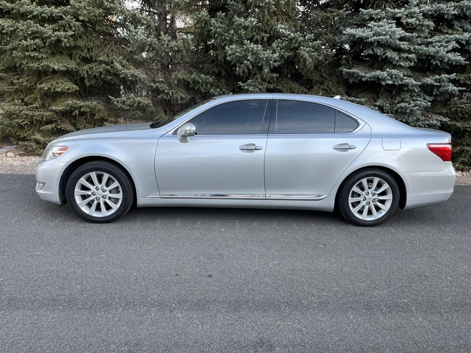 2010 Lexus LS 4th Gen - Image 12 of 31