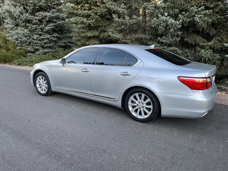 2010 Lexus LS 4th Gen - Image 11 of 31
