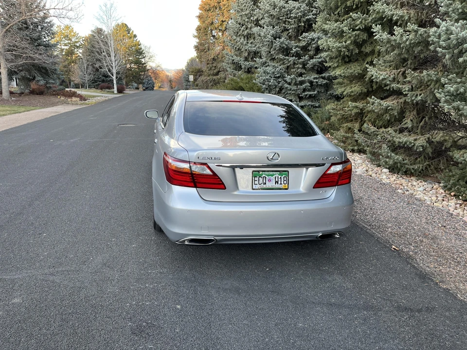 2010 Lexus LS 4th Gen - Image 10 of 31