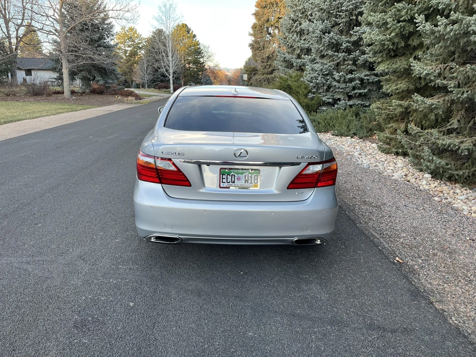 2010 Lexus LS 4th Gen - Image 9 of 31