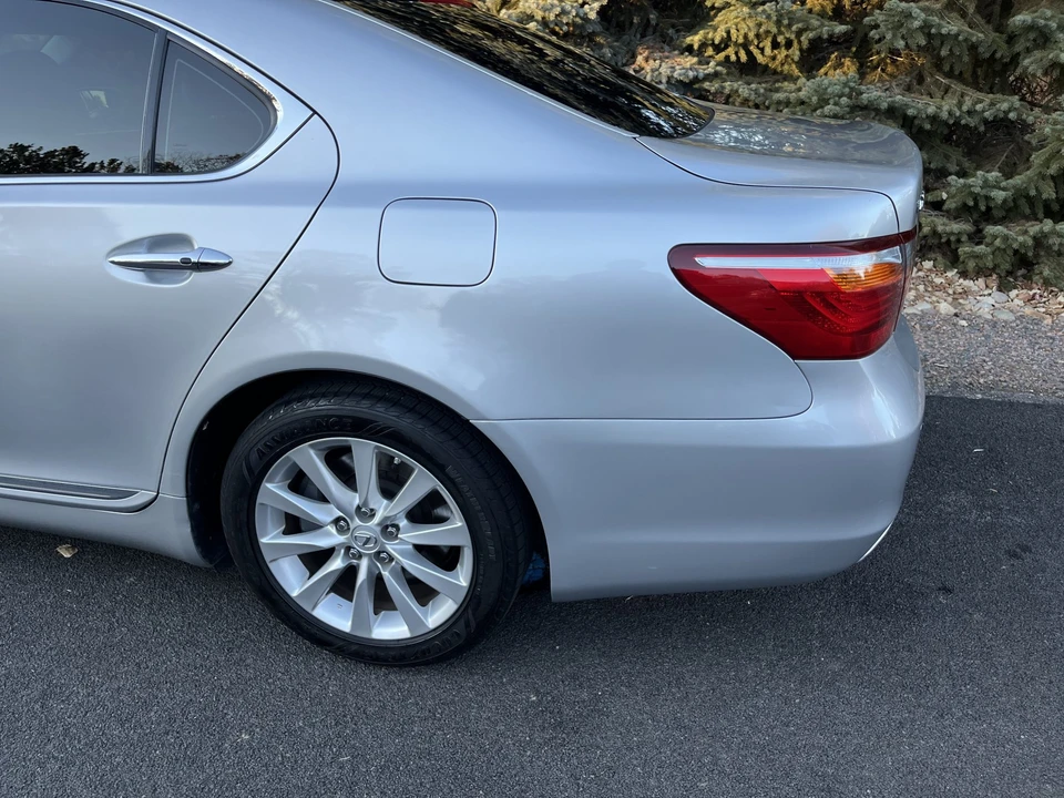 2010 Lexus LS 4th Gen - Image 20 of 31