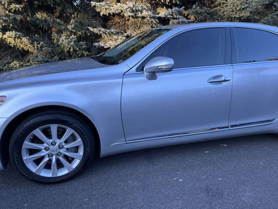 2010 Lexus LS 4th Gen - Image 18 of 31