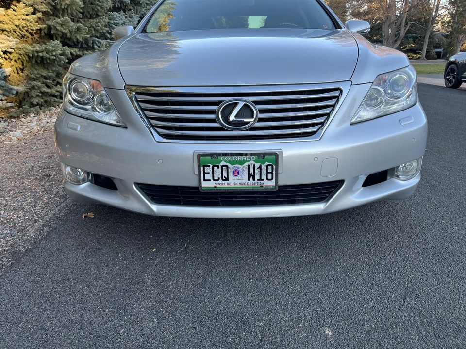 2010 Lexus LS 4th Gen - Image 16 of 31