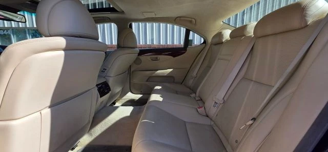 2010 Lexus LS 4th Gen - Image 17 of 18