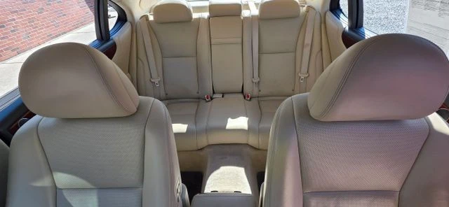 2010 Lexus LS 4th Gen - Image 16 of 18