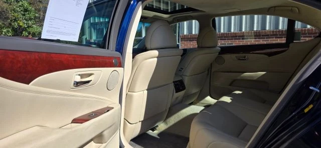 2010 Lexus LS 4th Gen - Image 18 of 18