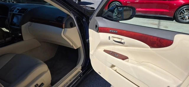 2010 Lexus LS 4th Gen - Image 13 of 18