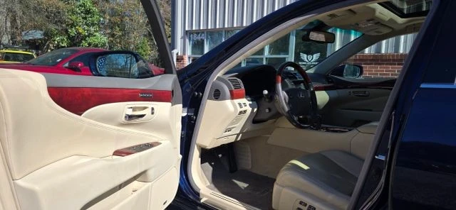 2010 Lexus LS 4th Gen - Image 9 of 18