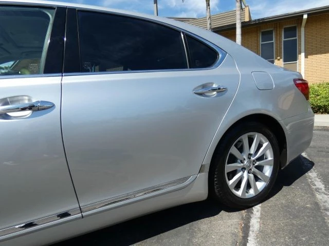 2010 Lexus LS 4th Gen - Image 13 of 21