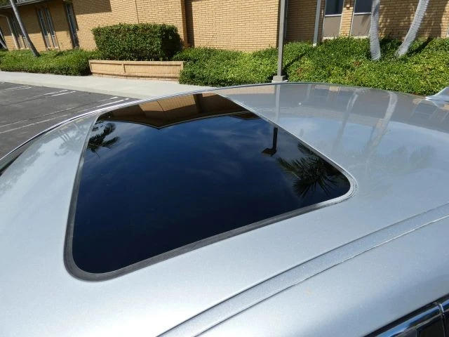 2010 Lexus LS 4th Gen - Image 18 of 21