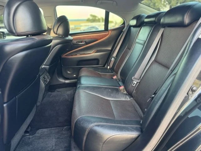2010 Lexus LS 4th Gen - Image 16 of 21