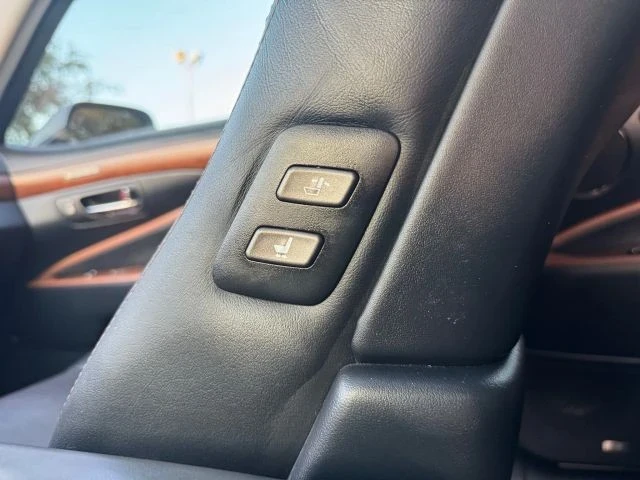 2010 Lexus LS 4th Gen - Image 19 of 21
