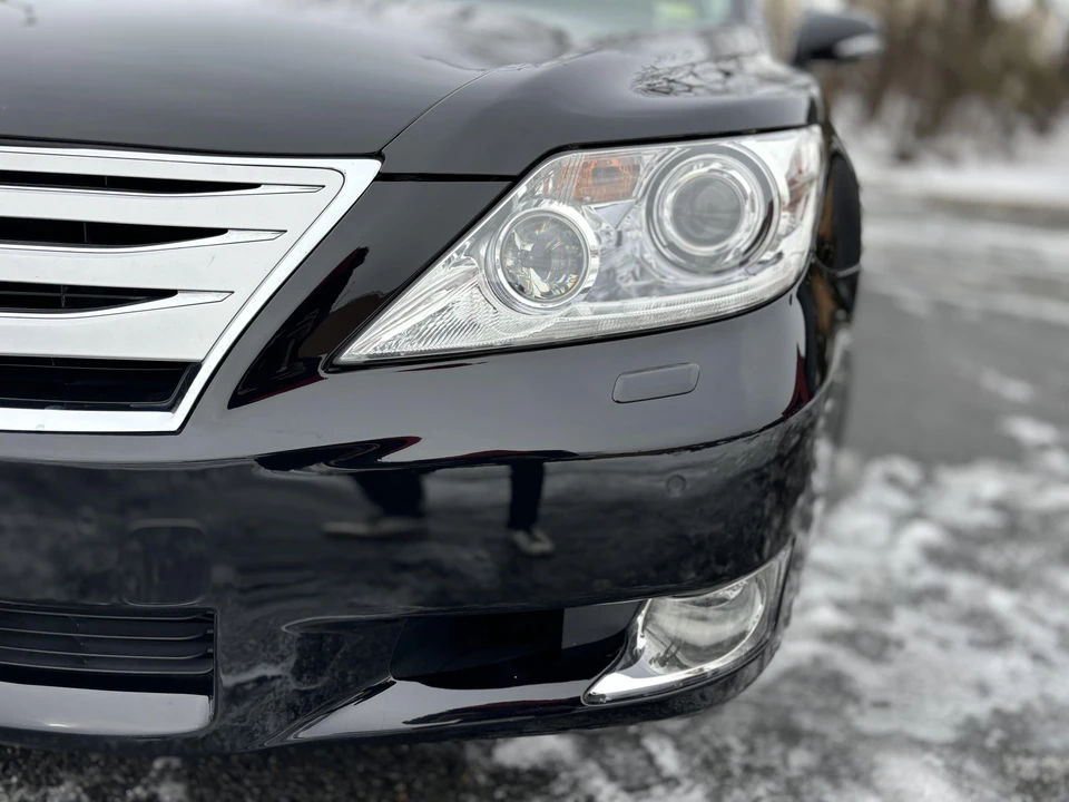 2010 Lexus LS 4th Gen - Image 15 of 31
