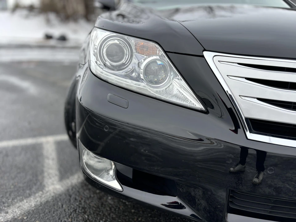 2010 Lexus LS 4th Gen - Image 13 of 31
