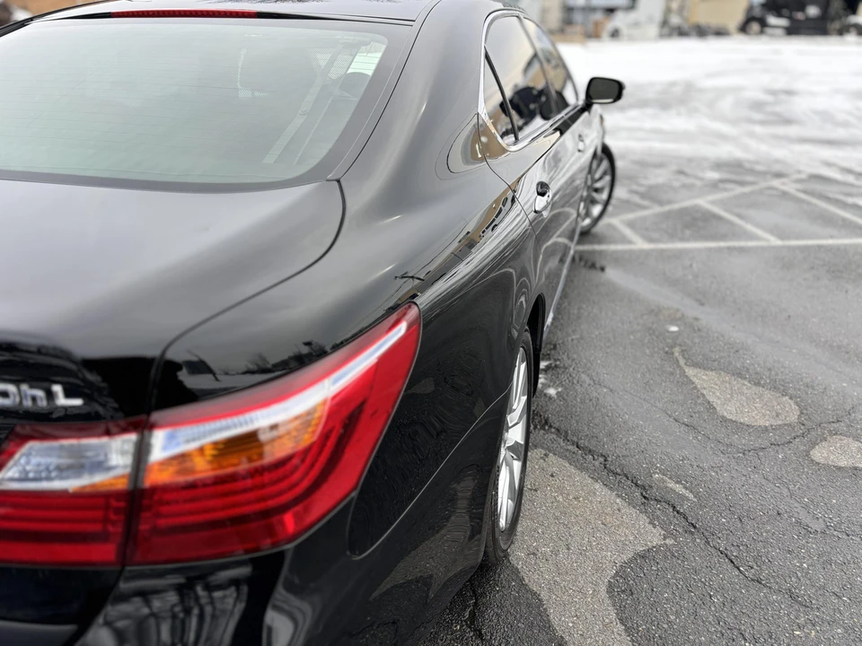 2010 Lexus LS 4th Gen - Image 21 of 31