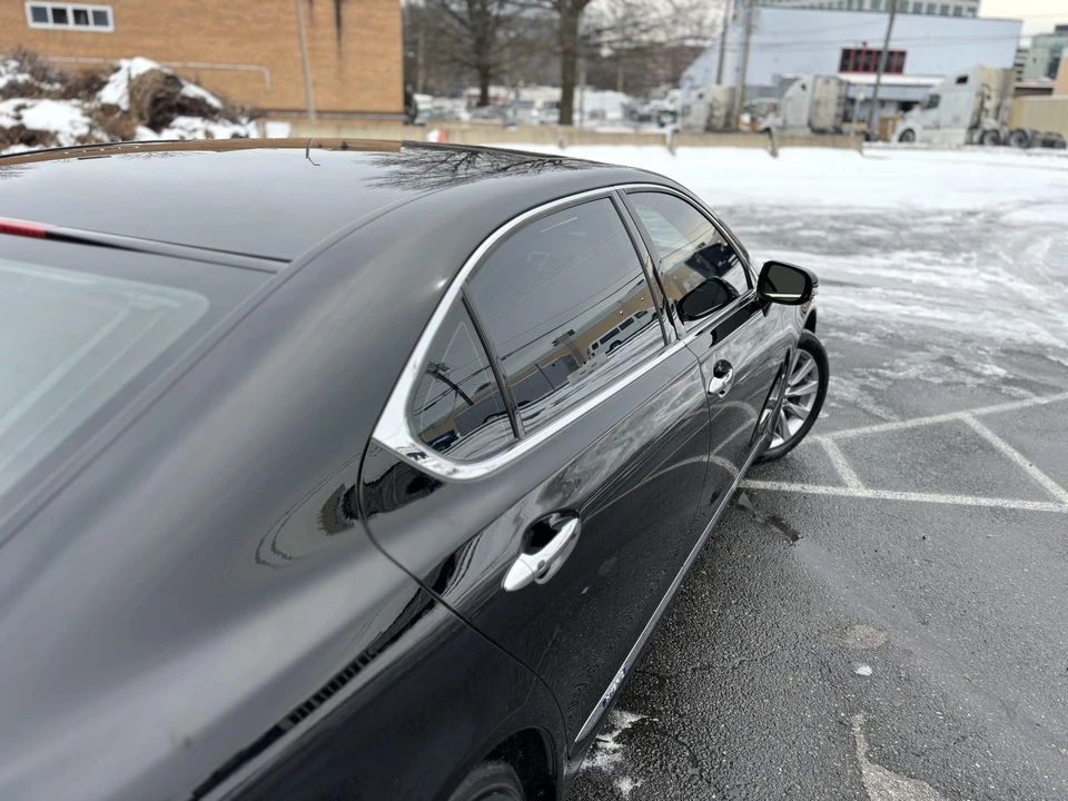 2010 Lexus LS 4th Gen - Image 22 of 31