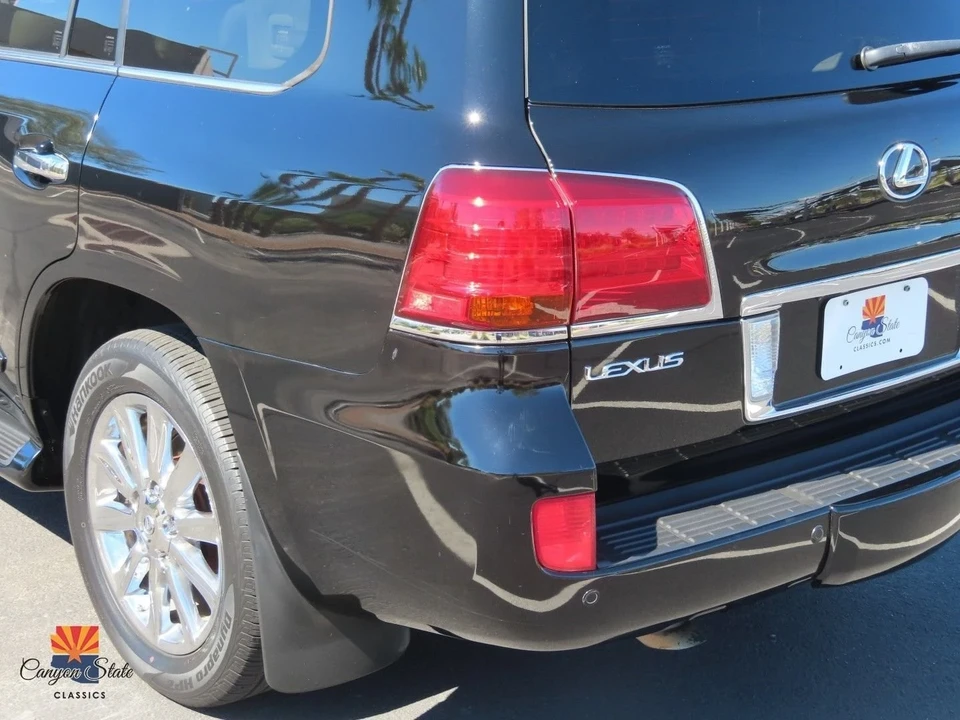 2010 Lexus LX 3rd Gen - Image 15 of 21