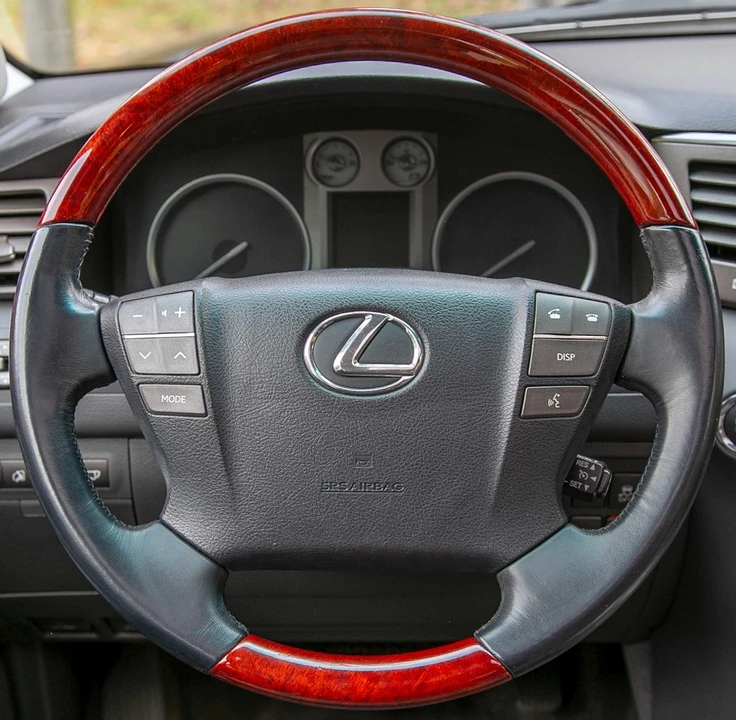 2010 Lexus LX 3rd Gen - Image 16 of 19