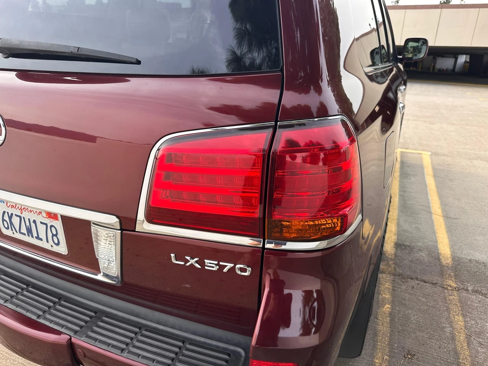 2010 Lexus LX 3rd Gen - Image 24 of 31