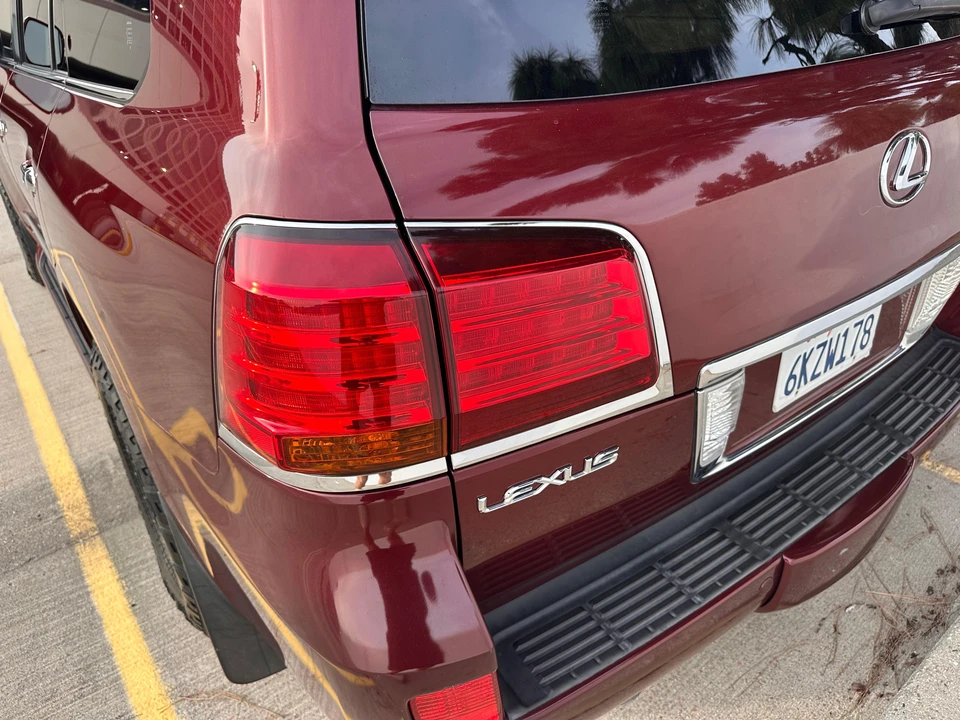 2010 Lexus LX 3rd Gen - Image 22 of 31