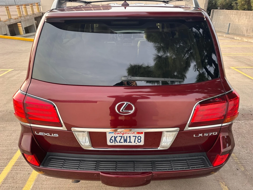 2010 Lexus LX 3rd Gen - Image 5 of 31