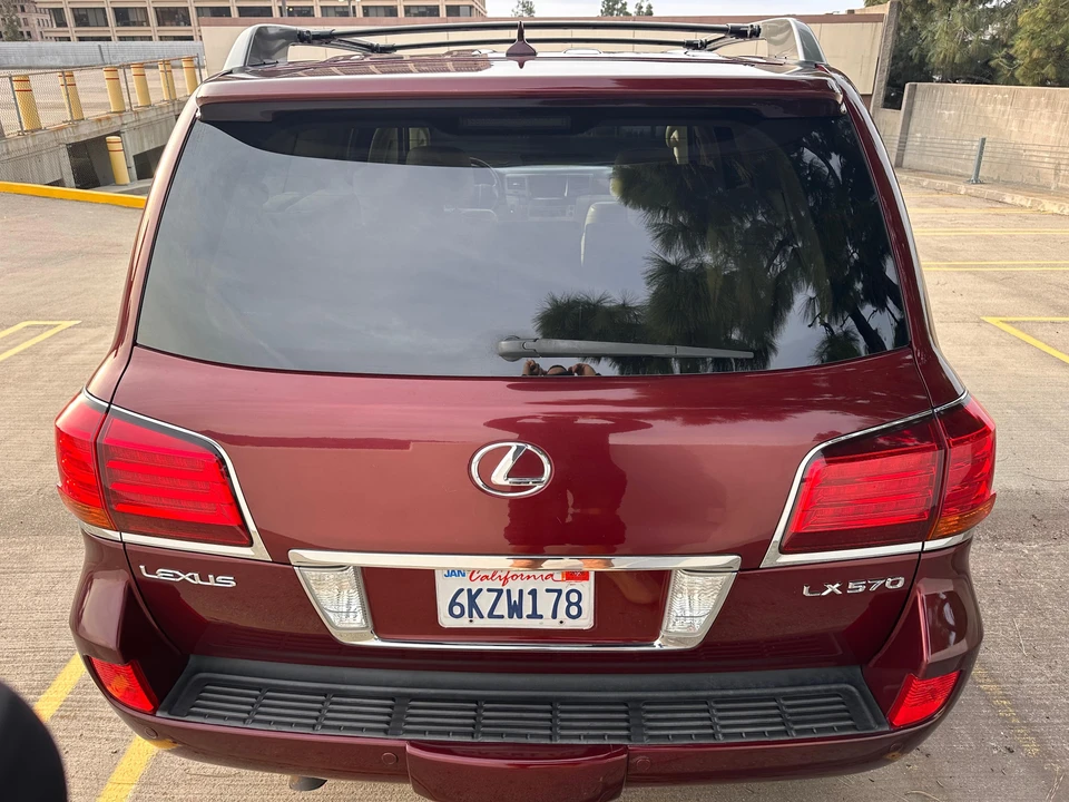 2010 Lexus LX 3rd Gen - Image 9 of 31