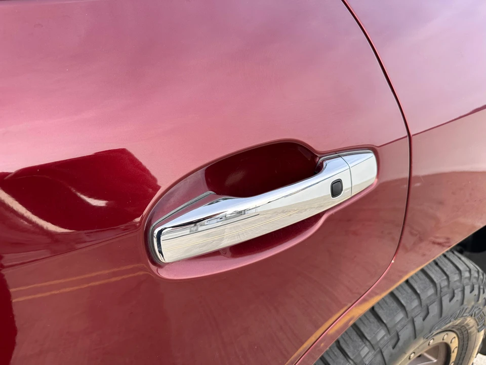 2010 Lexus LX 3rd Gen - Image 16 of 31