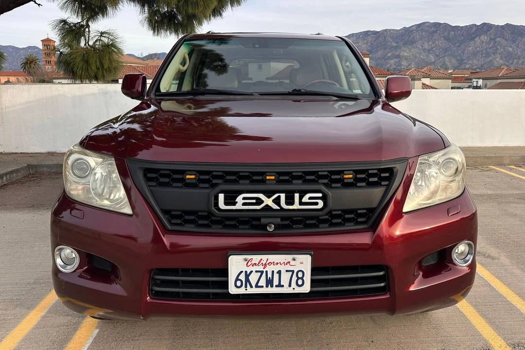 2010 Lexus LX 3rd Gen - Image 2 of 31