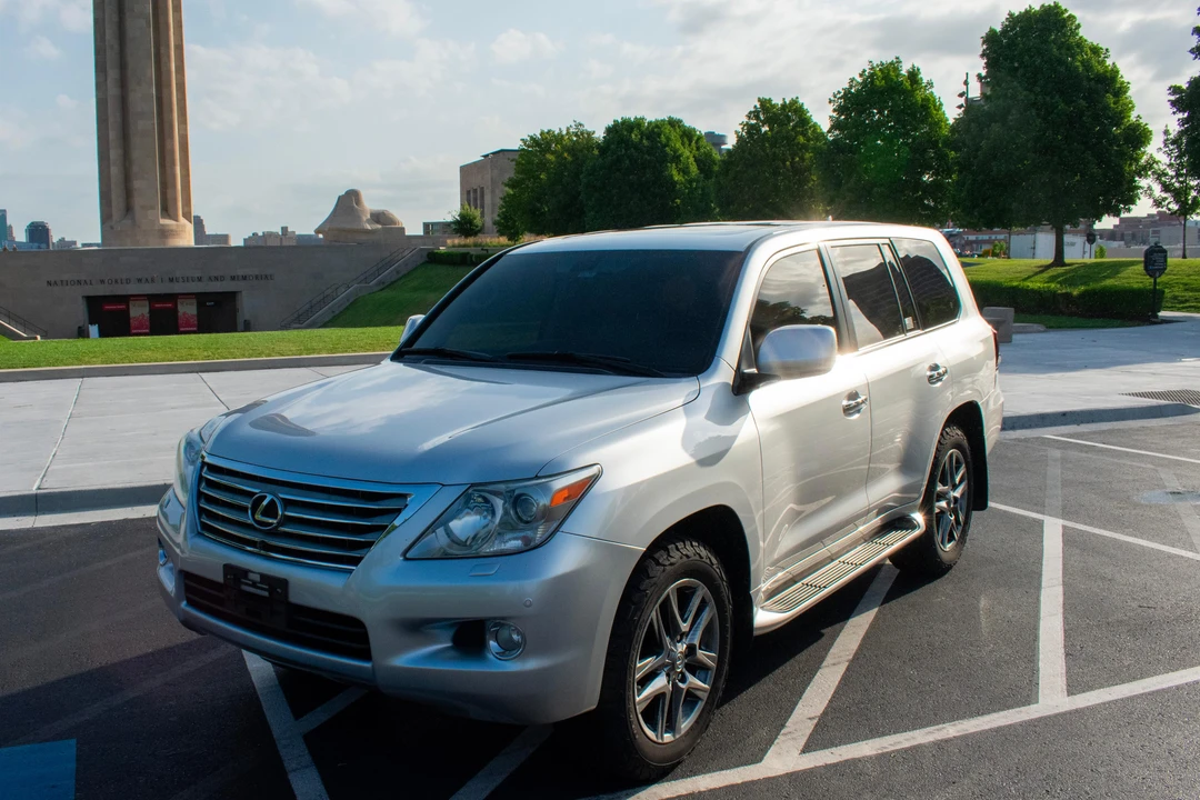 2010 Lexus LX 3rd Gen - Image 8 of 31
