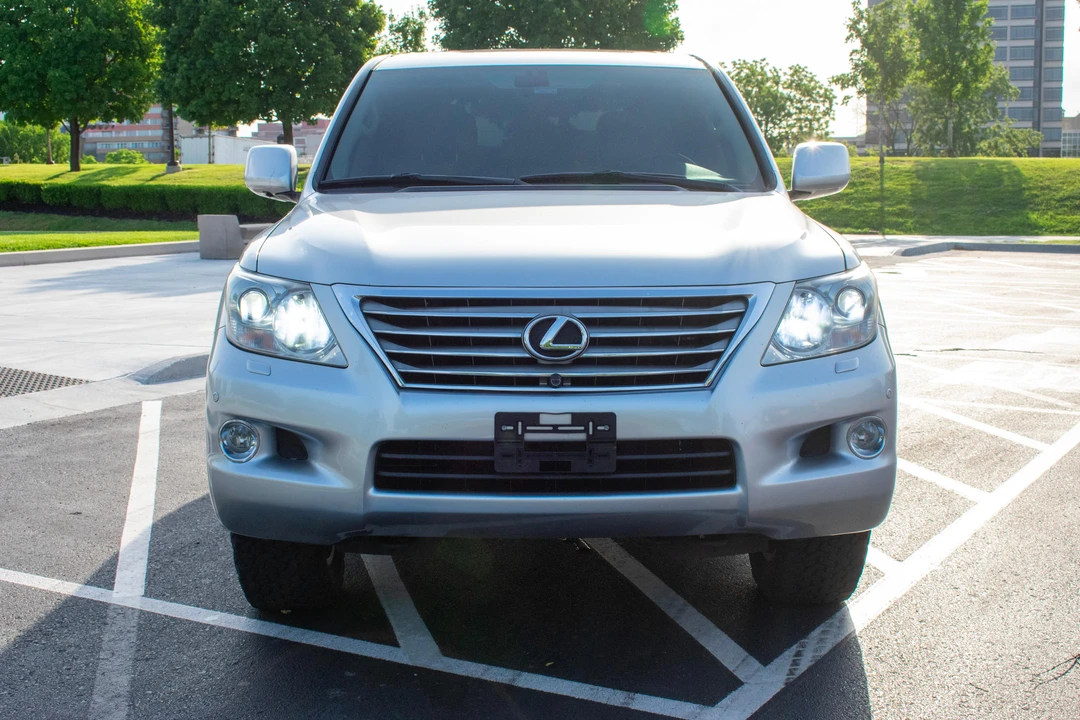 2010 Lexus LX 3rd Gen - Image 6 of 31