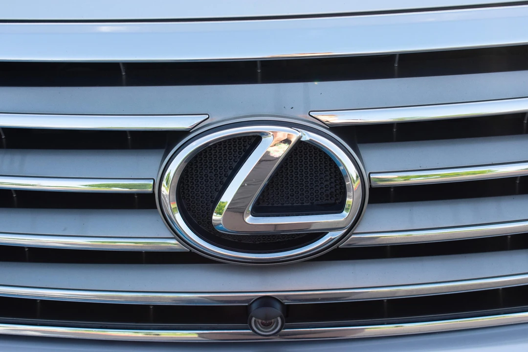 2010 Lexus LX 3rd Gen - Image 27 of 31