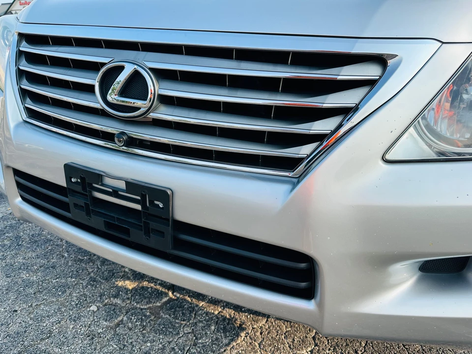 2010 Lexus LX 3rd Gen - Image 28 of 31