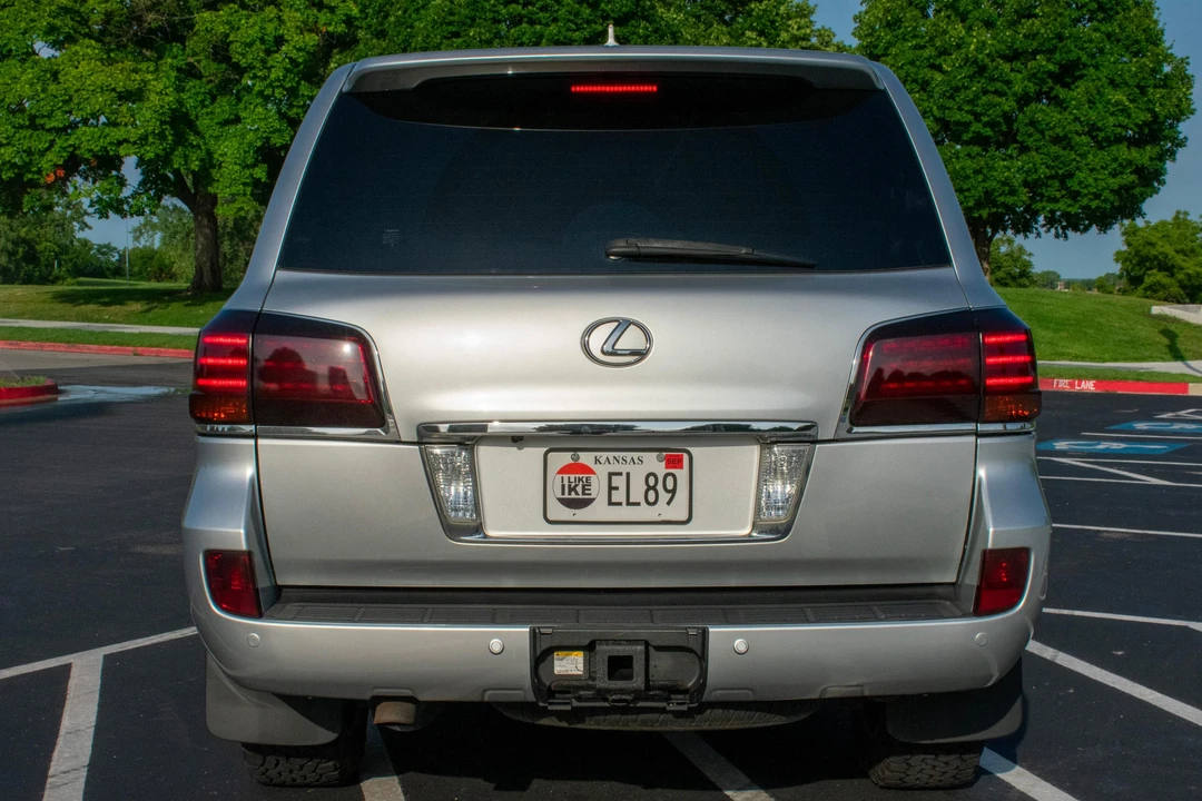 2010 Lexus LX 3rd Gen - Image 5 of 31
