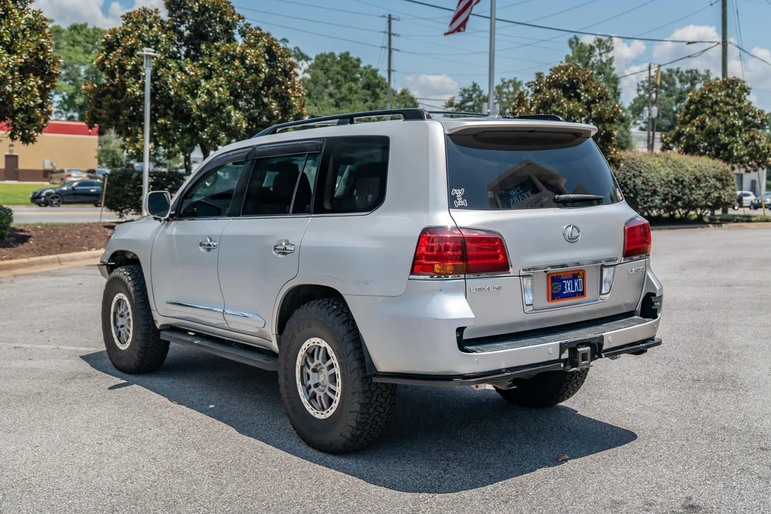 2010 Lexus LX 3rd Gen - Image 8 of 31