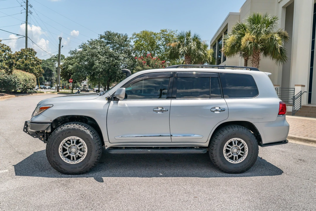 2010 Lexus LX 3rd Gen - Image 7 of 31