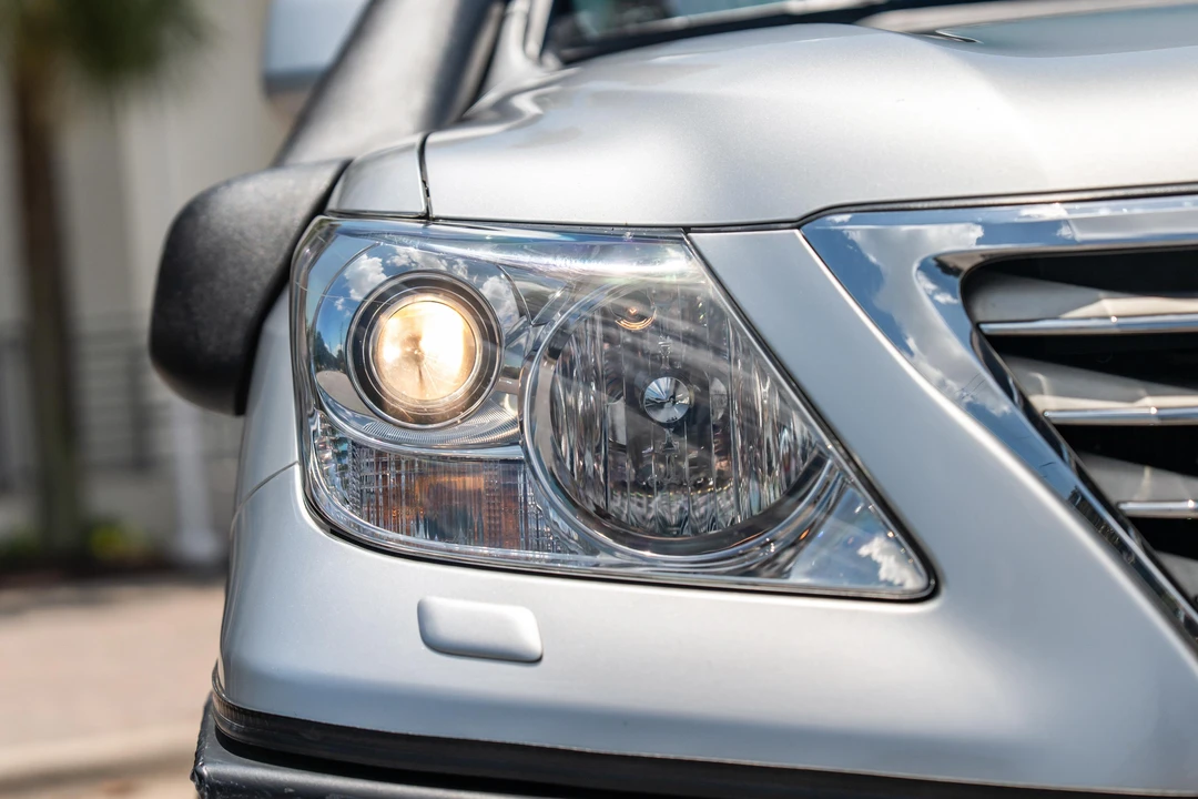 2010 Lexus LX 3rd Gen - Image 13 of 31