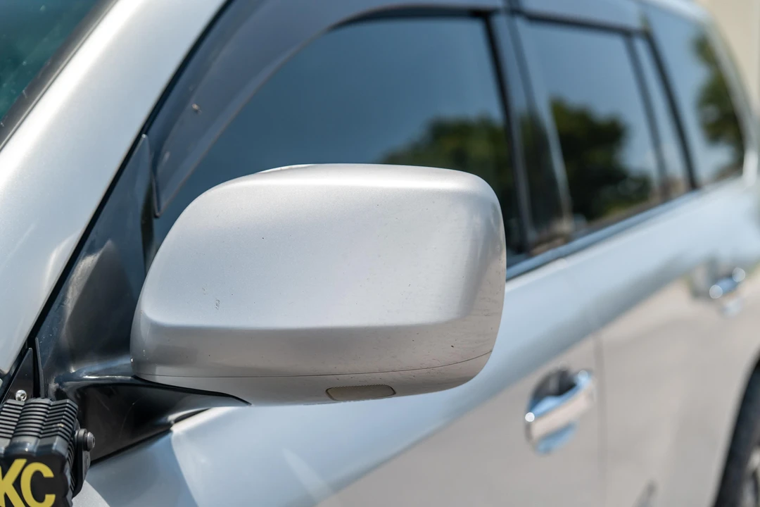 2010 Lexus LX 3rd Gen - Image 18 of 31