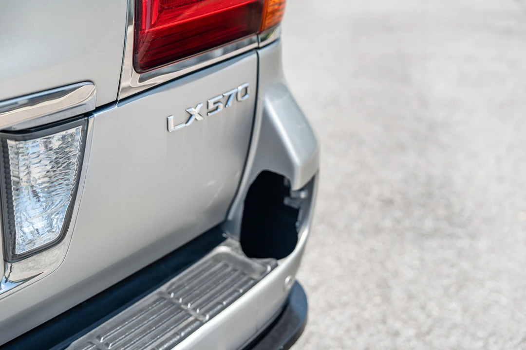 2010 Lexus LX 3rd Gen - Image 29 of 31