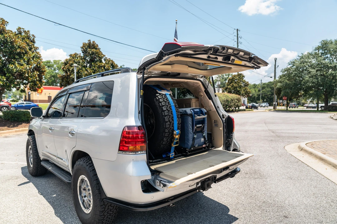 2010 Lexus LX 3rd Gen - Image 9 of 31